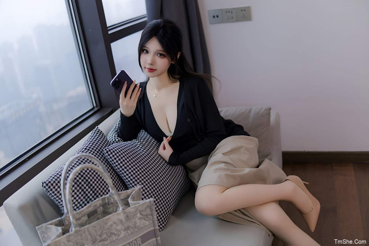 「雪晴Astra」视图 – OL大姐姐(90P/3V/1.35GB)-猫萌