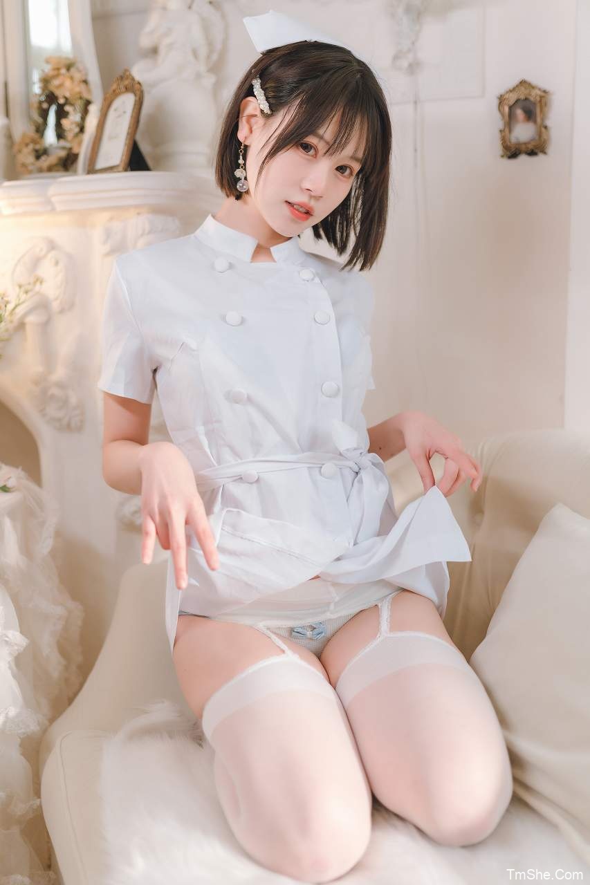 星黛鹿鹿(千反田鹿子)吊带袜护士 – 电子图(33P/475MB)-猫萌