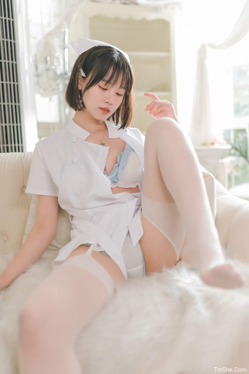 星黛鹿鹿(千反田鹿子)吊带袜护士 – 电子图(33P/475MB)-猫萌