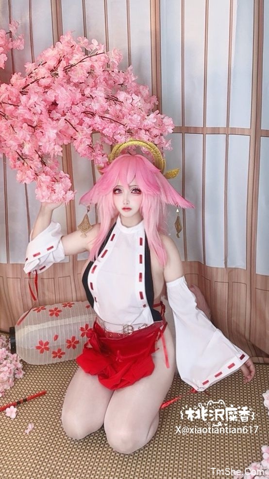 「筱田甜」视图 – 新年神子(52P/13V/389MB)-猫萌