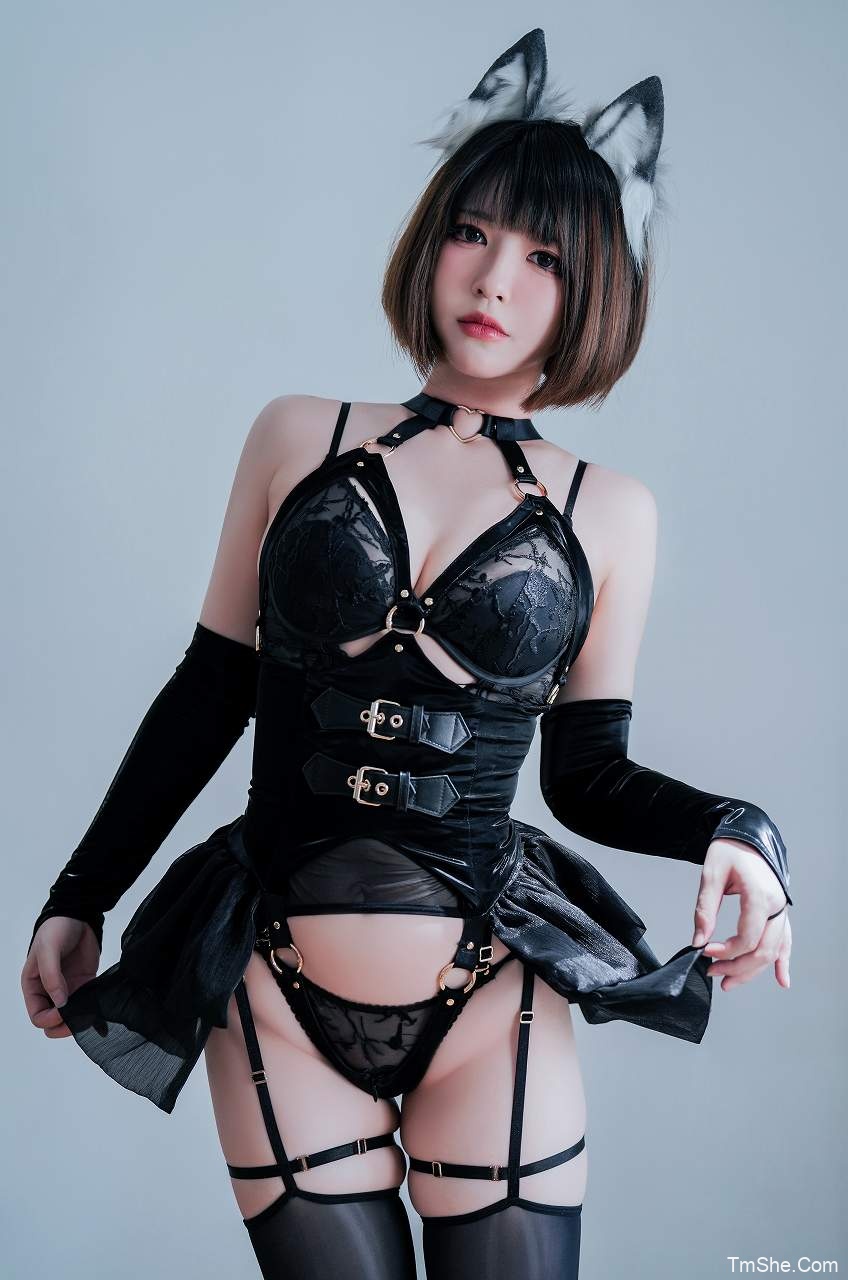 「半半子」图包 – 今日は黑VOL.04(22P/2V/227MB)-猫萌