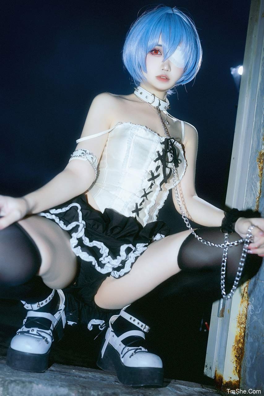 「洛桑w伊梓」图集 – 雨后天台(35P/693MB)-猫萌