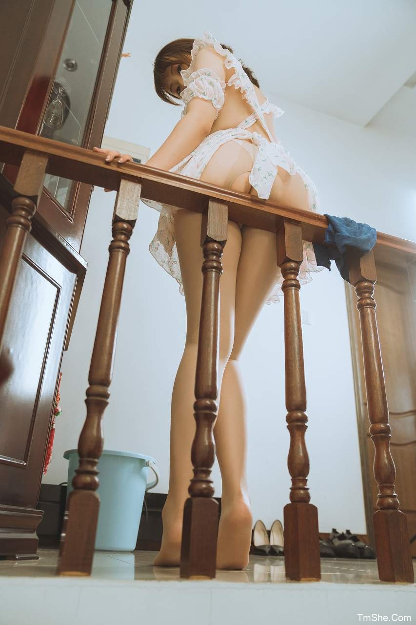 「Natsuko夏夏子」视图 – 碎花围裙(55P/1V/782MB)-猫萌