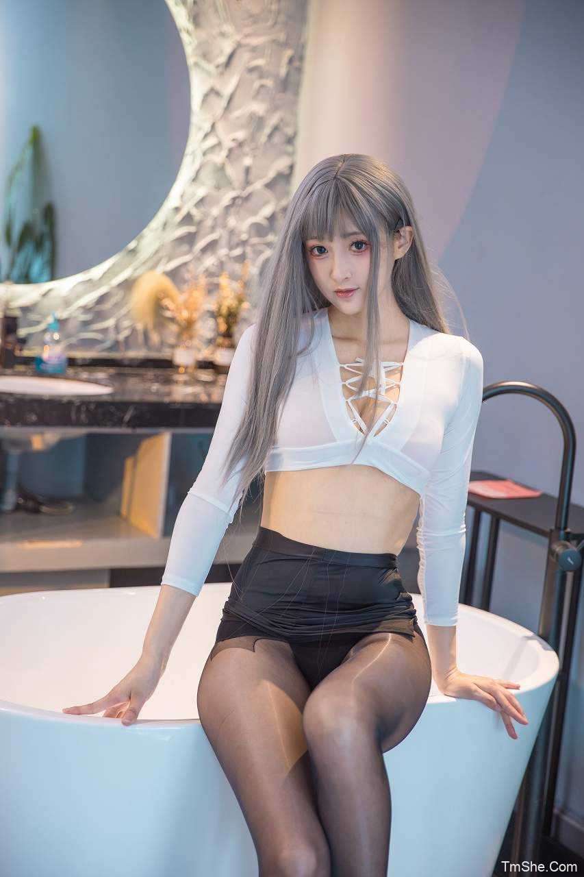 冬马路纱(Luisa_零纱) – 浴缸湿身(23P/425MB)-猫萌