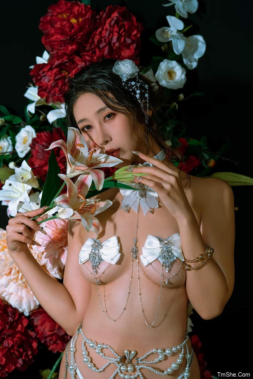 「云溪溪」奶桃 – 珍珠(68P/815MB)-猫萌