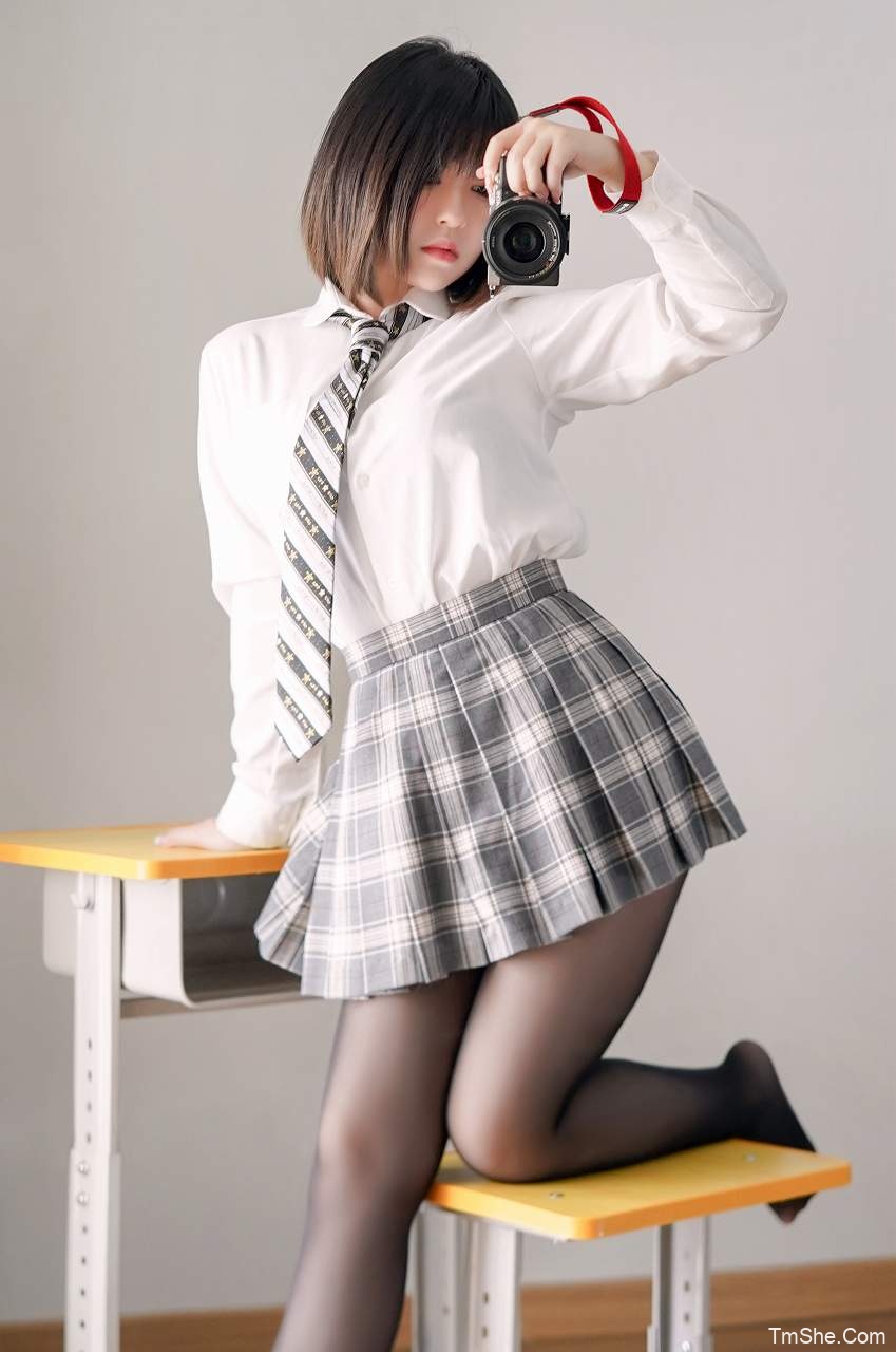 「半半子」制服ネコ‍黒タイツ自撮(25P/5V/272MB)-猫萌