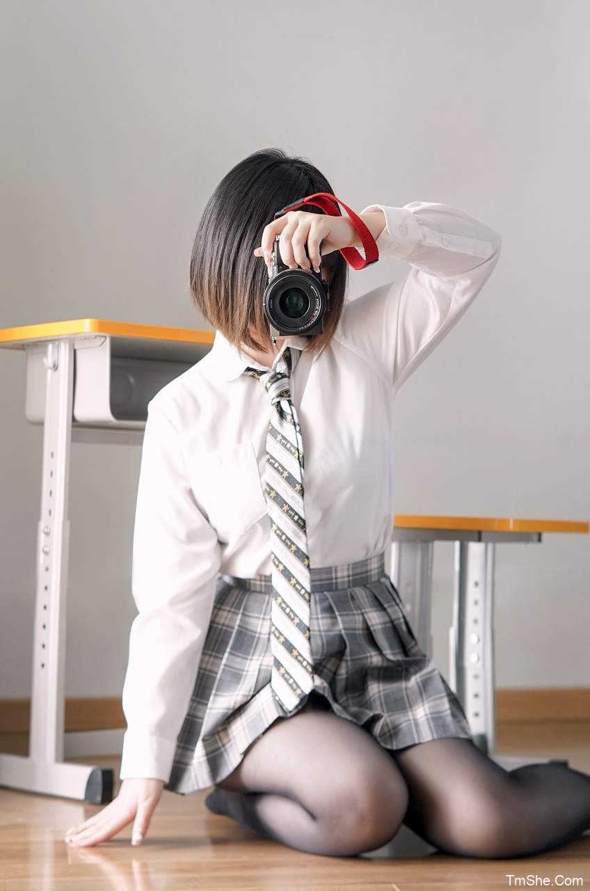 「半半子」制服ネコ‍黒タイツ自撮(25P/5V/272MB)-猫萌