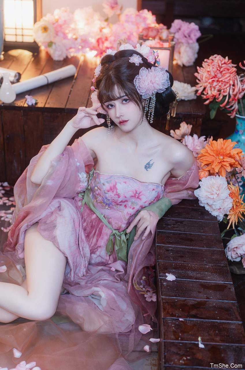 「鹿八岁baby」视图 – 花锦醉(73P/1V/755MB)-猫萌