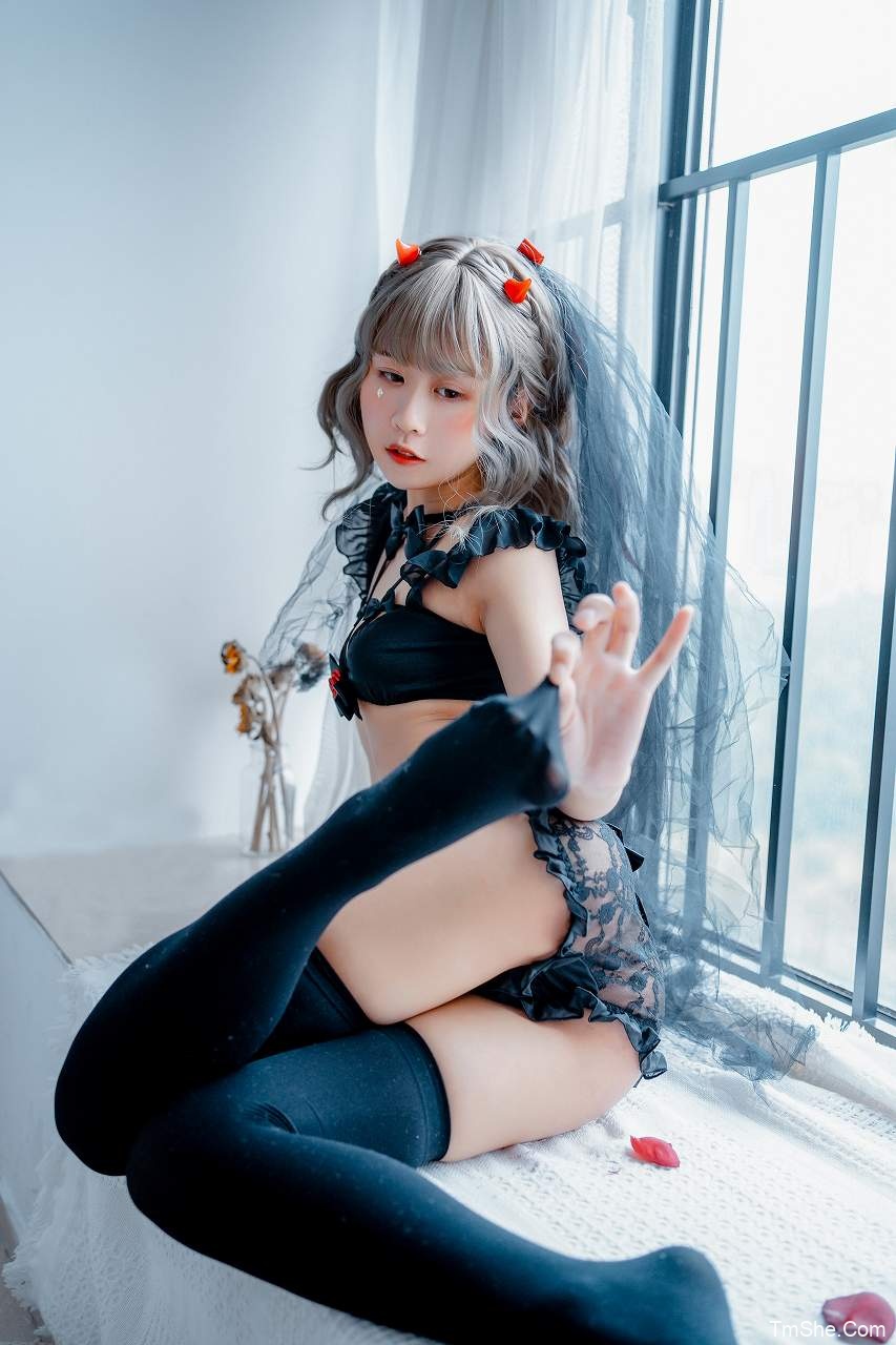 「萌芽儿」黑婚纱 – 玫瑰内衣(24P/232MB)-猫萌