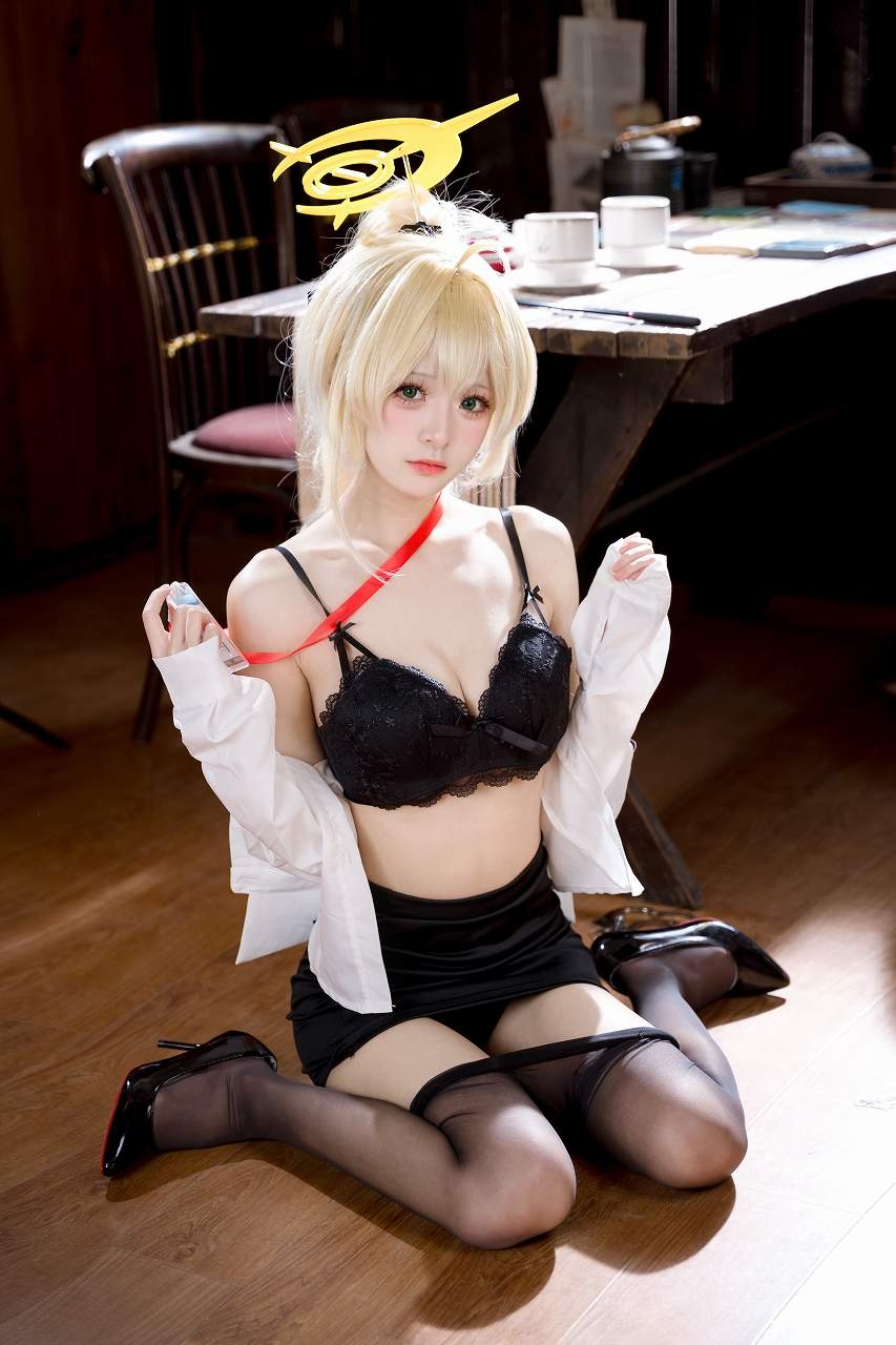 「九柒喵」笑面教授 – OL制服(53P/679MB)-猫萌