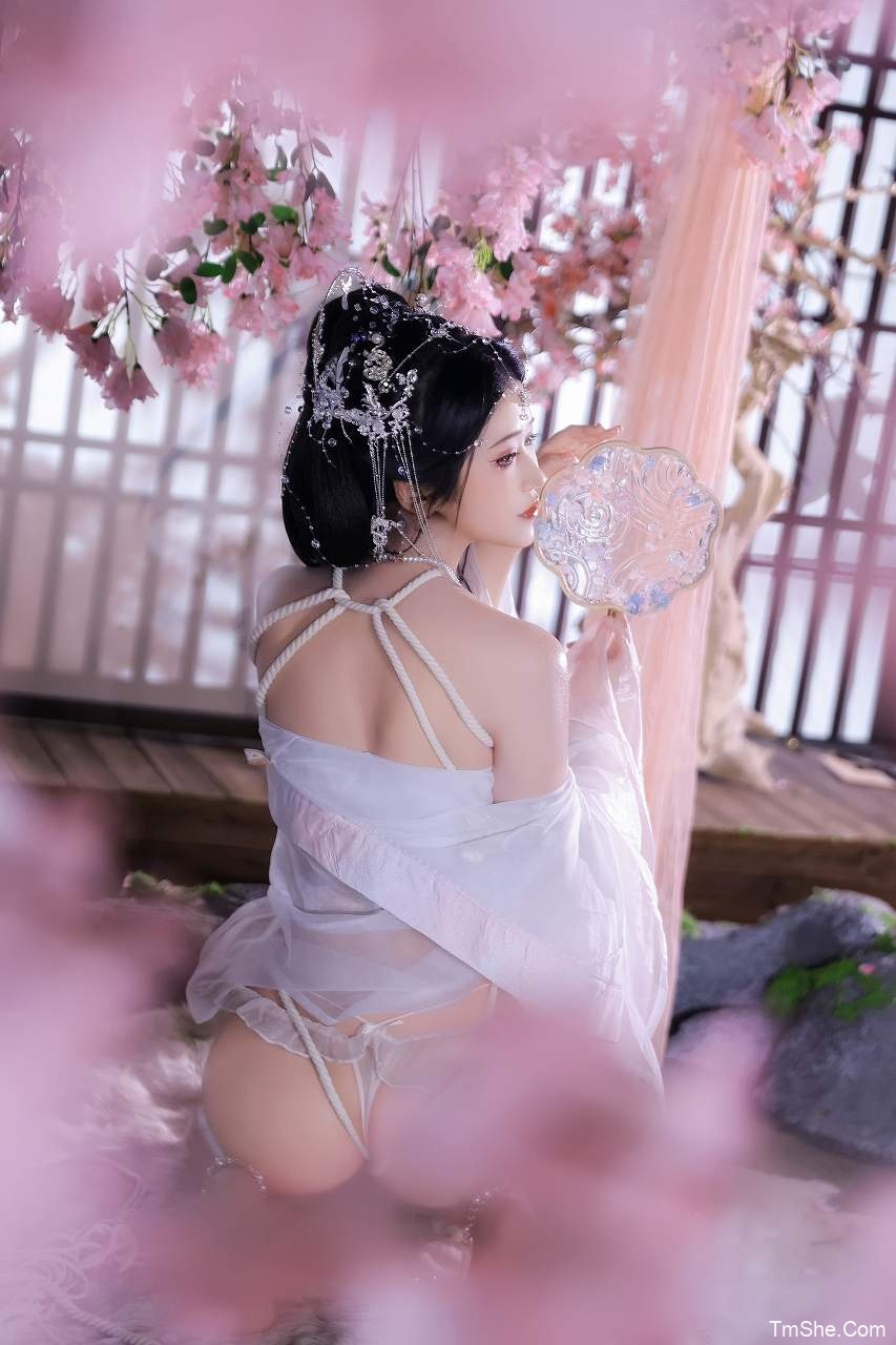 「动漫博主」三度_69 – 小师姐(81P/5V/1.45GB)-猫萌