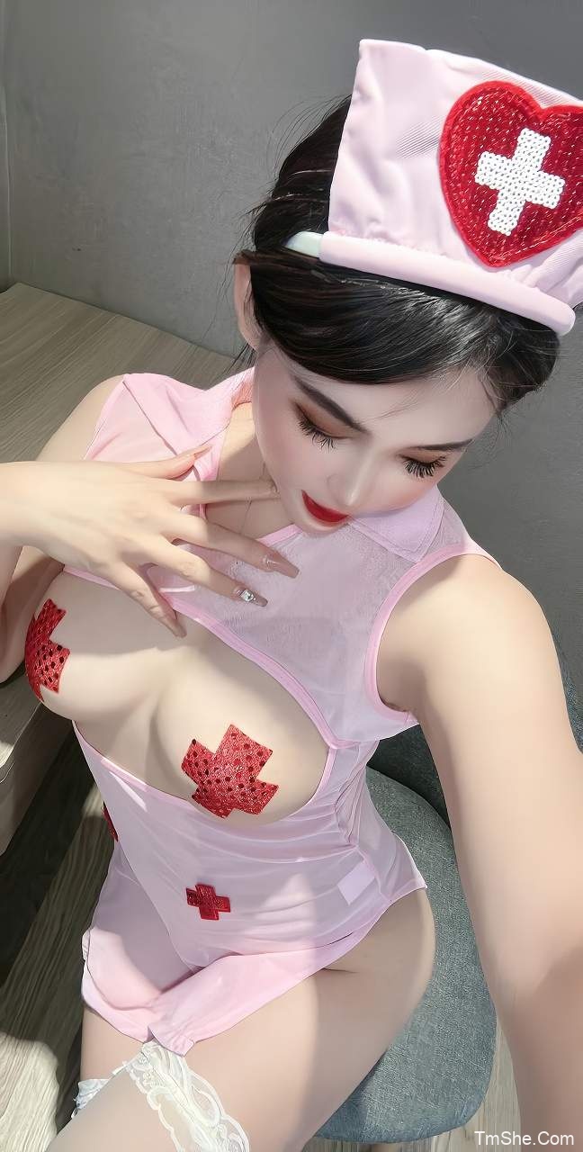 「娜娜小姨」图集 – 粉嫩护士(26P/71MB)-猫萌
