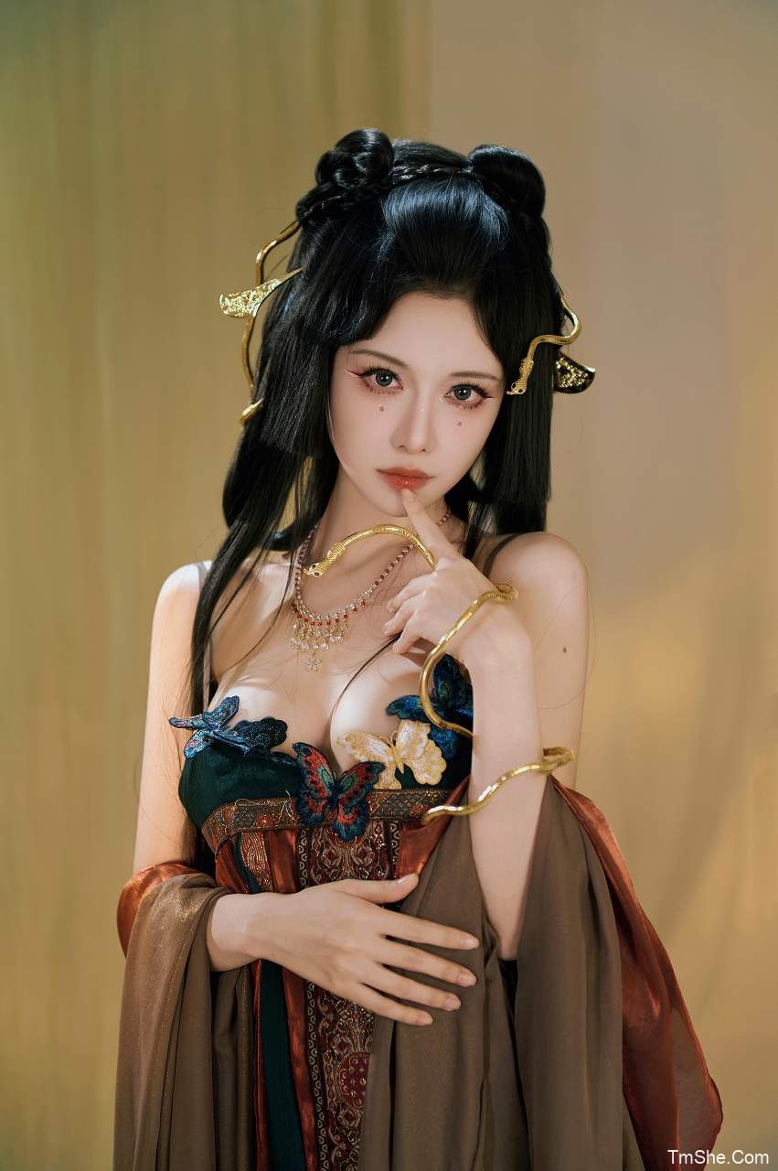 「Shika小鹿鹿」摄影作品 – 金蛇汉服(22P/295MB)-猫萌