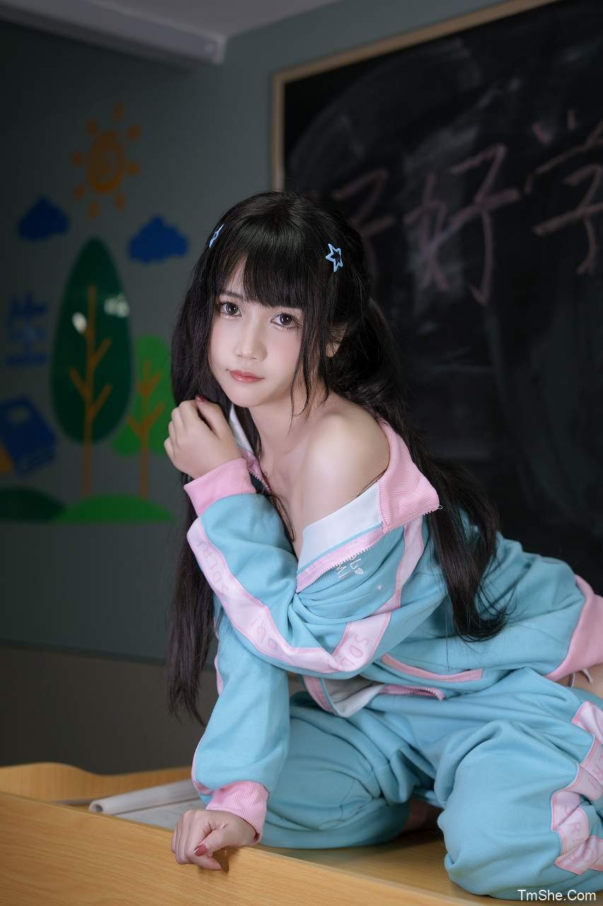 「微博正妹」不呆猫 – 涂油教室实习生(74P/1V/2.05GB)-猫萌
