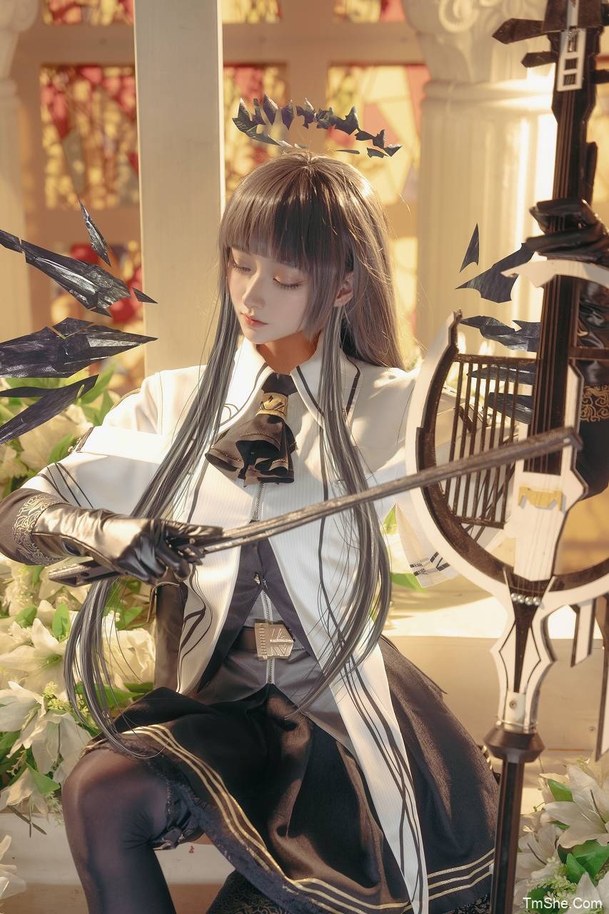 「羽生三未」红旗袍 + 阿尔图罗(42P/372MB)-猫萌