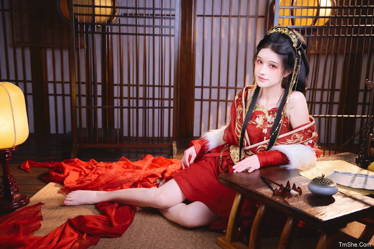 「鹿八岁baby」视图 – 绯色辞(145P/1V/2.00GB)-猫萌