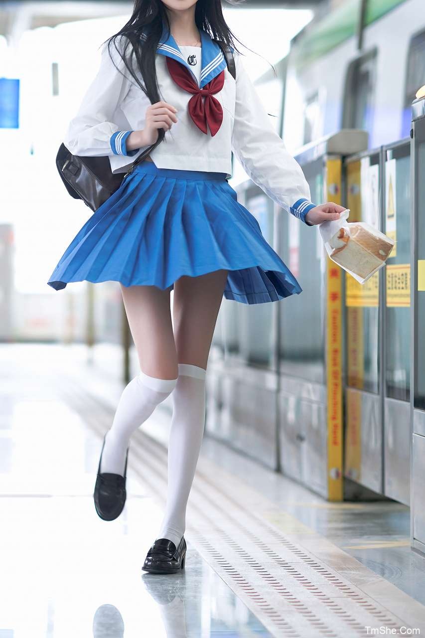 「桜桃喵」摄影素材 – 地铁JK(33P/527MB)-猫萌