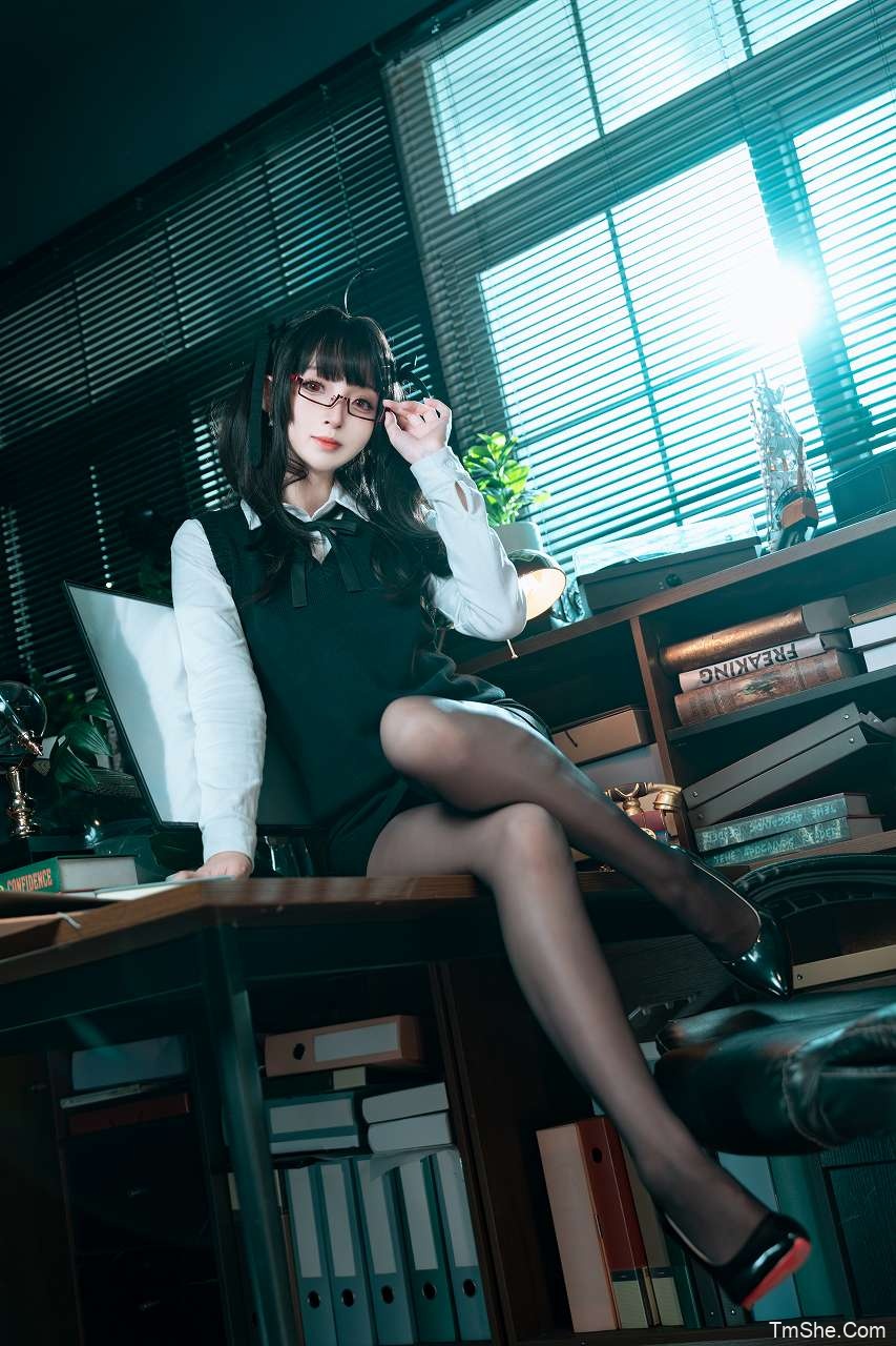 「祖木子」绘画素材 – 伦敦OL皮肤(24P/335MB)-猫萌