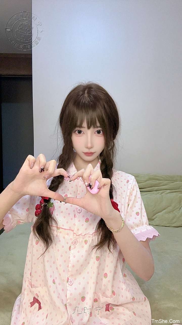 「几时宁」八月​​​ – 反差+瑜伽(80P/4V/1.13GB)-猫萌