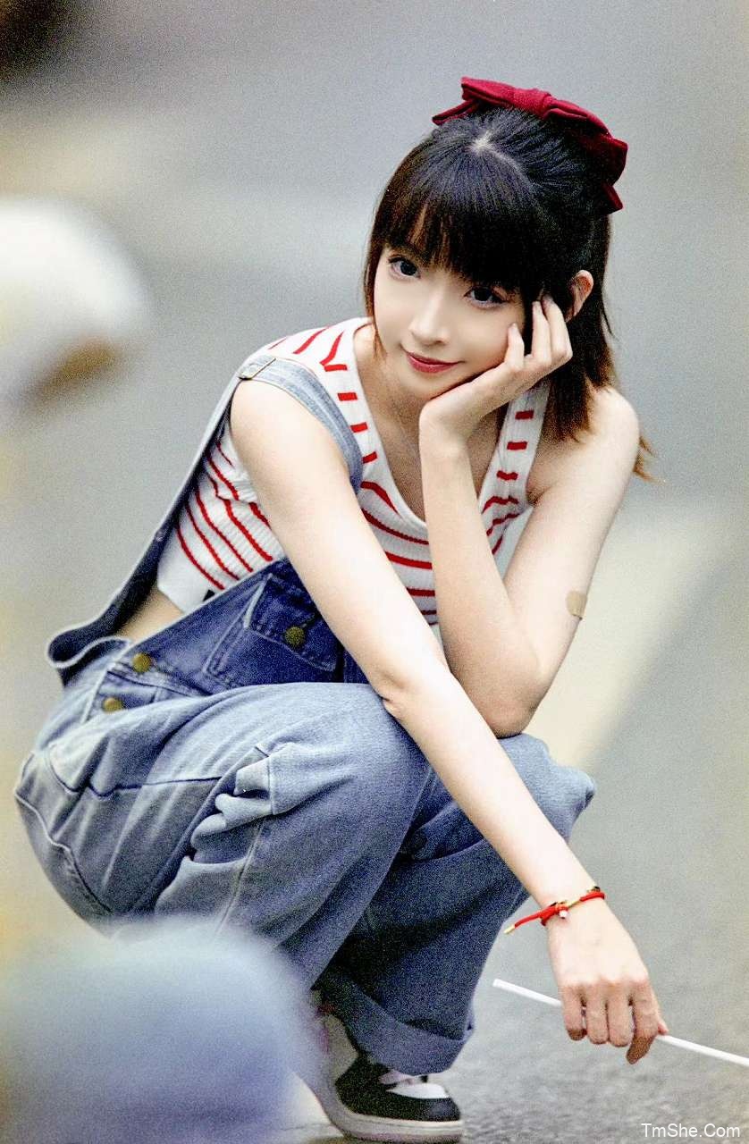 「祖木子」摄影素材 - 日常背带牛仔裤(24P/269MB)-猫萌