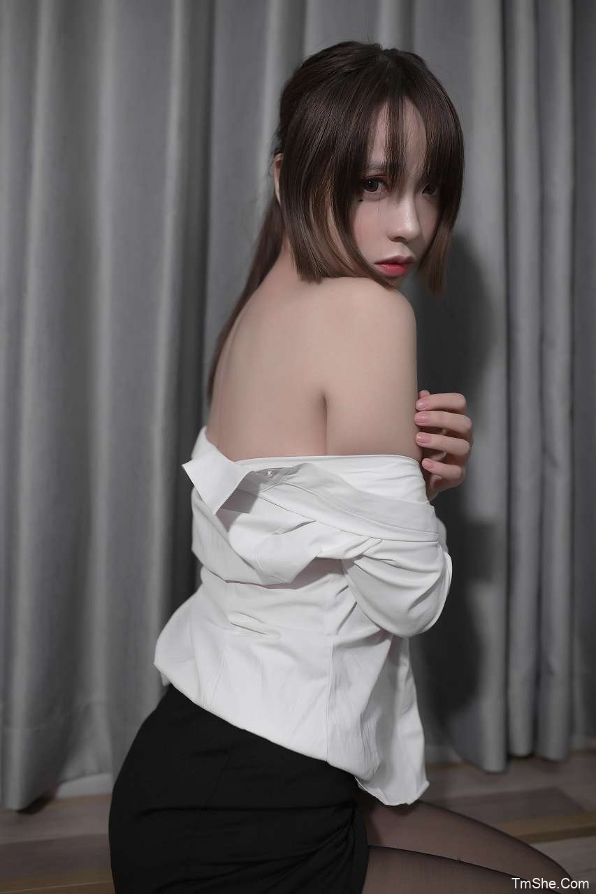 「疯猫ss」私人定制版 – OL制服(37P/429MB)-猫萌