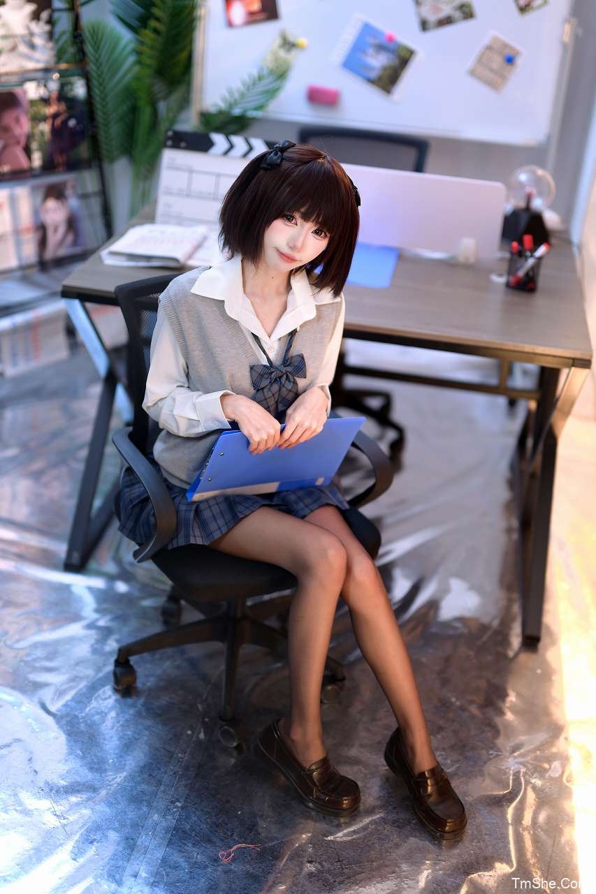 「COSER小梦酱」办公室 – 短发JK(44P/820MB)-猫萌