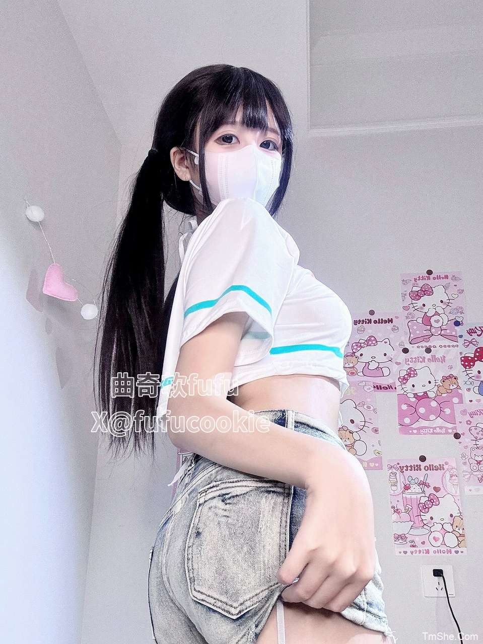 「曲奇软fufu」摄影图包 – 短T牛仔裤(53P/142MB)-猫萌
