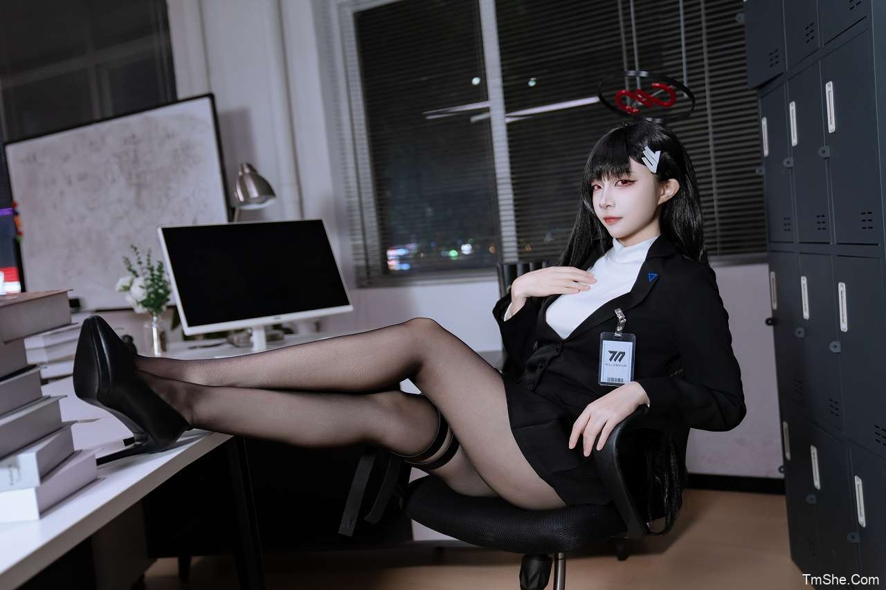 「二佐Nisa」调月莉音 – 原皮 礼服(30P/1V/1.3GB)-猫萌
