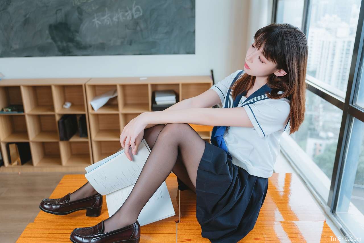 「祖木子」摄影素材 – 教室JK(25P/288MB)-猫萌
