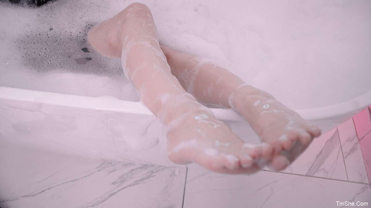 (Wendydydydy’s)酱油 – EP71 Gothic Angel Girl Lotion & Bubble Bath(340P/1V/5.70GB)-猫萌