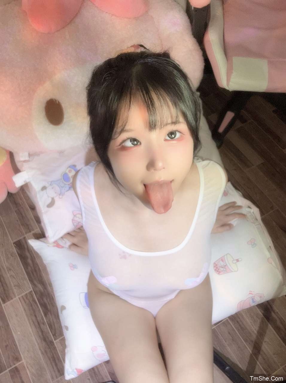 晴一夏夏(肚肚琴)视图 – 透明泳衣(37P/1V/345MB)-猫萌