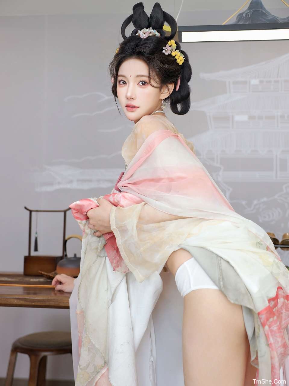 「梨霜儿」内购作品 – 唐装(82P/1.53GB)-猫萌