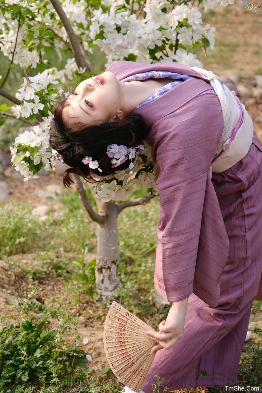 「皮皮奶可可爱了」摄影作品 – 紫和服(33P/1.22GB)-猫萌