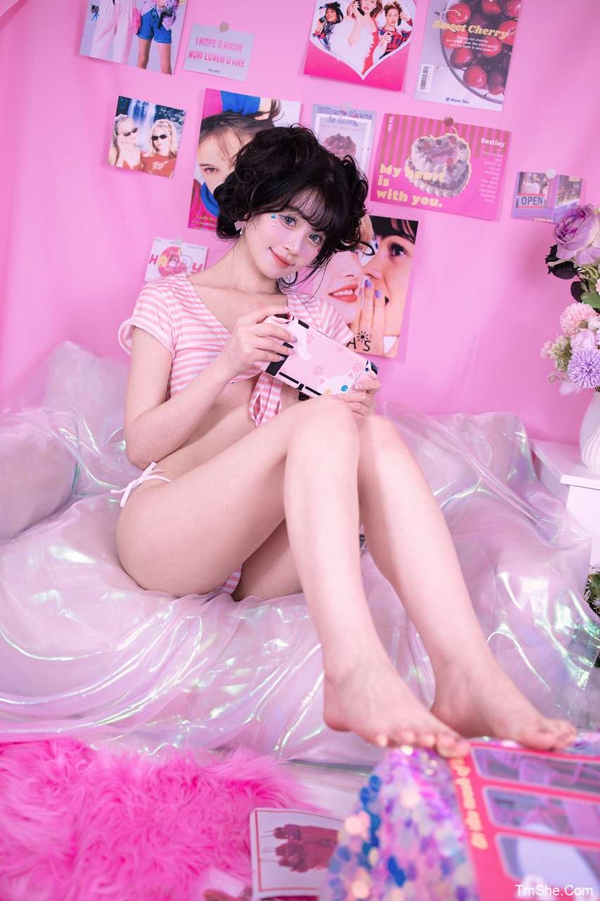 星黛鹿鹿(千反田鹿子)粉白条纹 – 电子图(40P/550MB)-猫萌