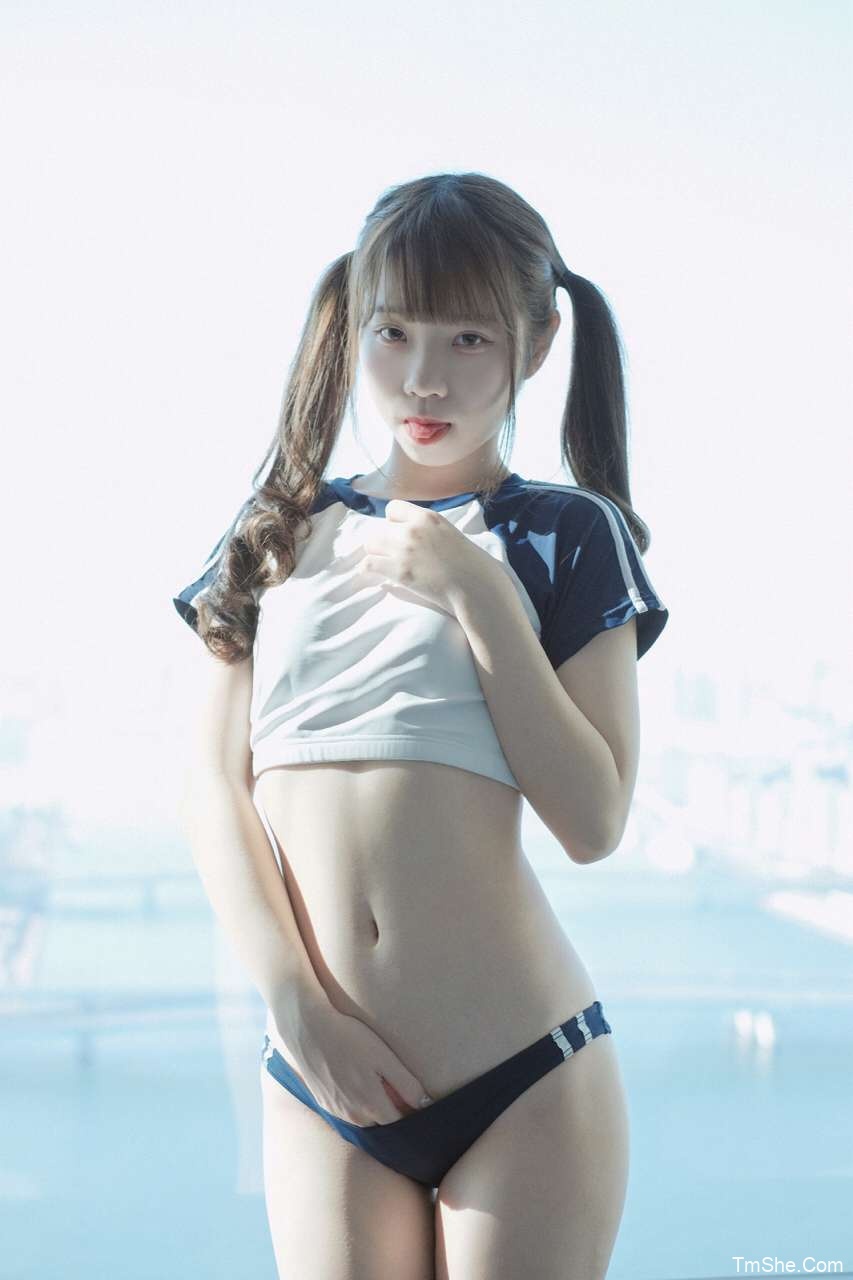 「可可小白兔」摄影素材 - 礼物体操服少女(35P/25MB)-猫萌