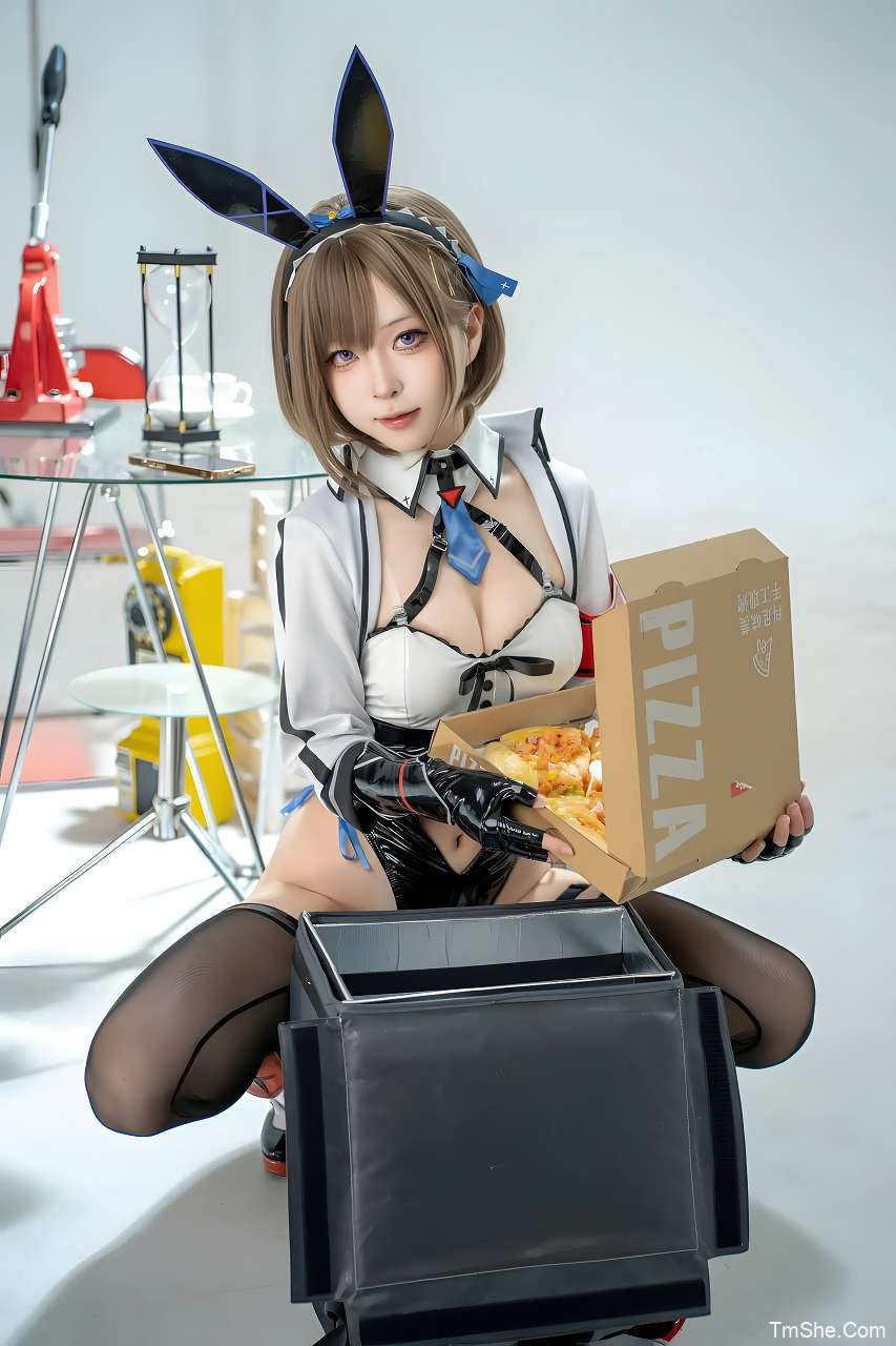 「矢量鱼」绘画素材 – 外卖兔女郎 小葵(40P/180MB)-猫萌