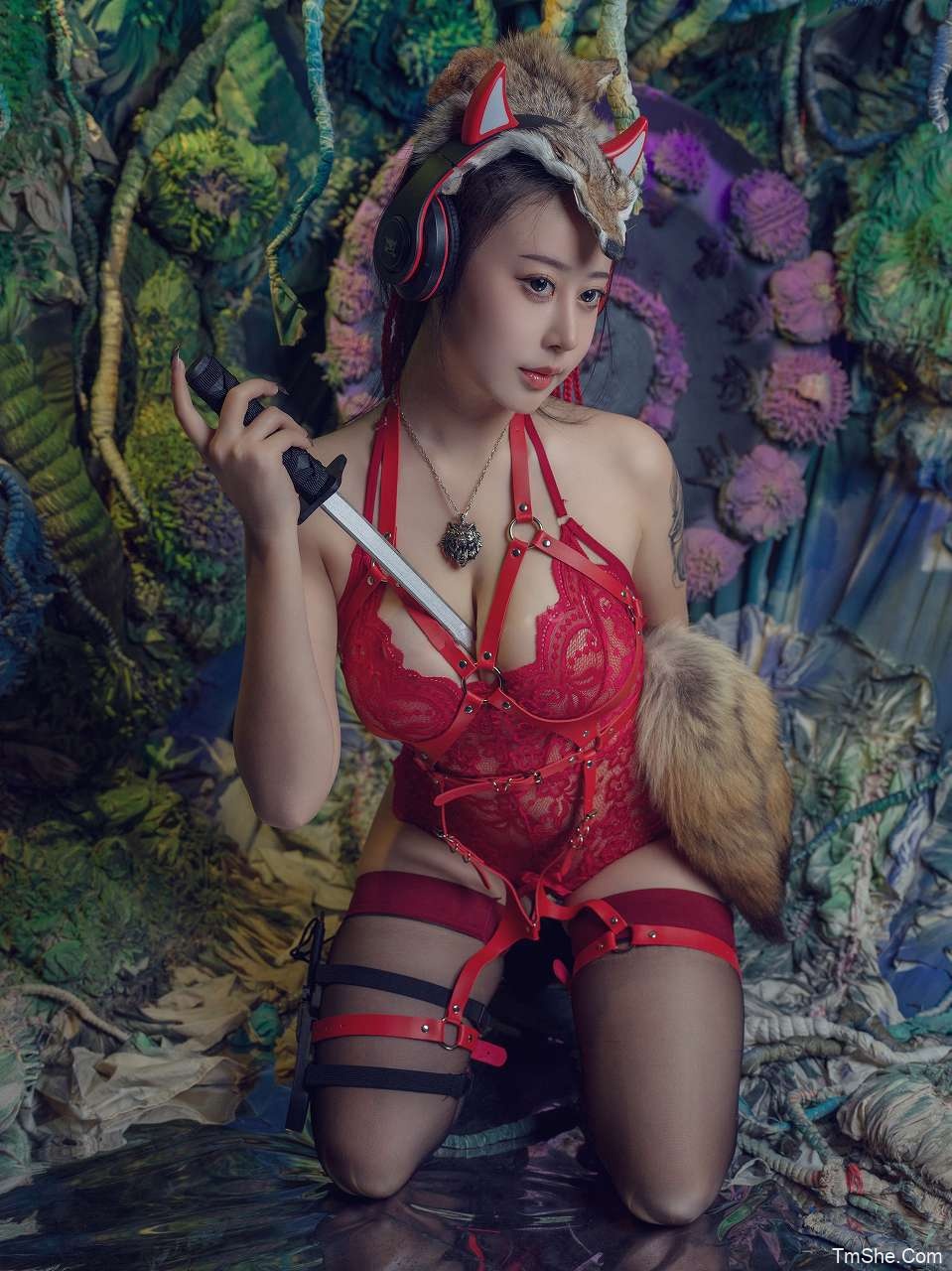 「奈汐酱nice」摄影作品 – 猎狼女(47P/1V/993MB)-猫萌