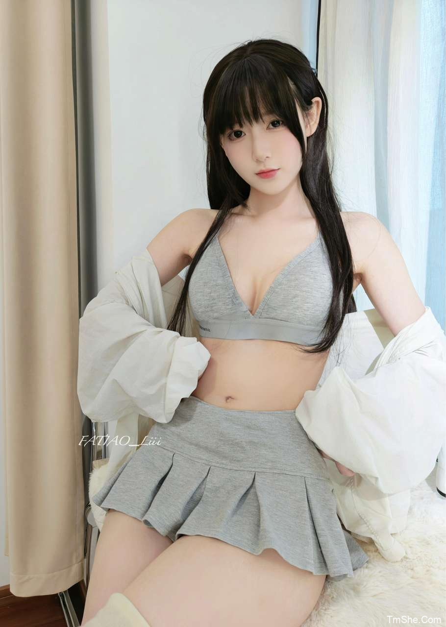 「迷之呆梨」视图 – 超短短裙(18P/1V/100MB)-猫萌
