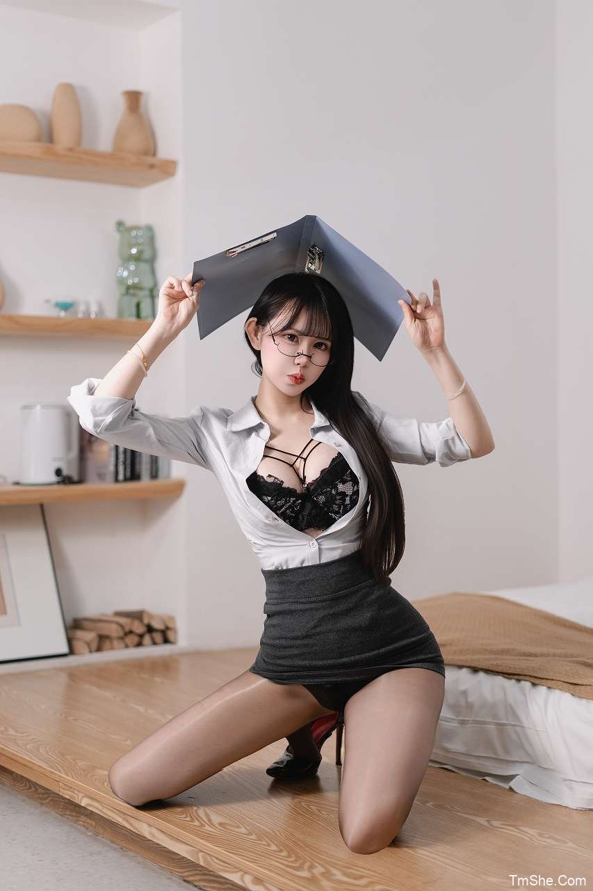 「Tina很妖孽呀」摄影作品 – 职业装(28P/720MB)-猫萌