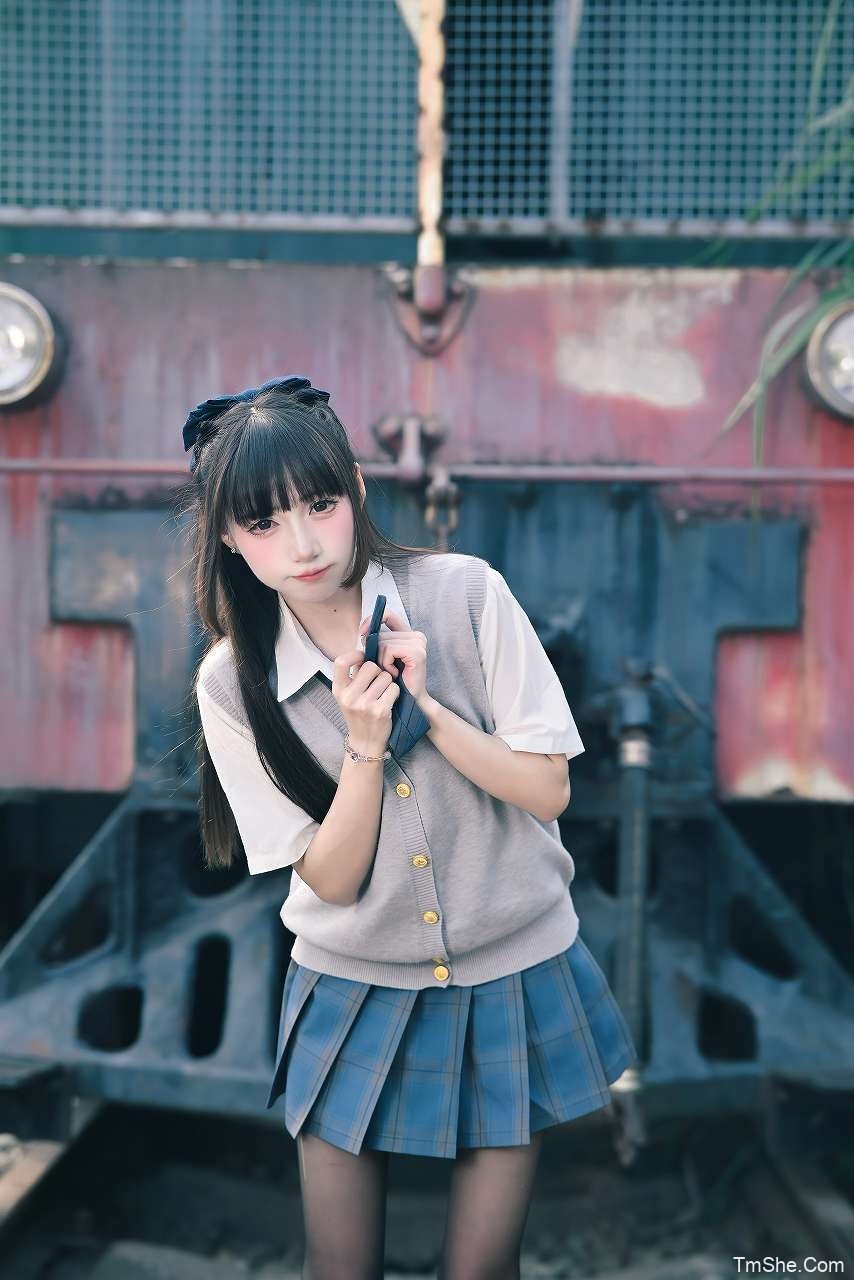 「COSER小梦酱」摄影素材 – 铁轨JK(80P/868MB)-猫萌