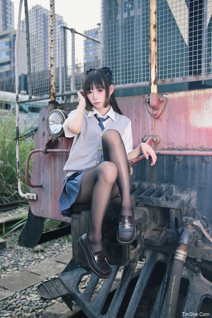 「COSER小梦酱」摄影素材 – 铁轨JK(80P/868MB)-猫萌