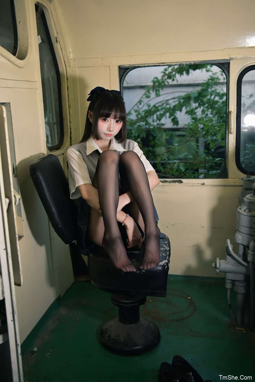 「COSER小梦酱」摄影素材 – 铁轨JK(80P/868MB)-猫萌