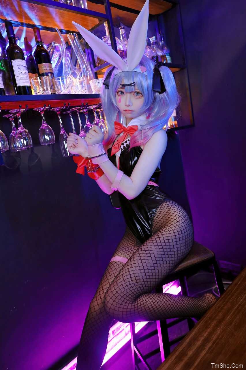 御子miko(miko3) 绘画参考 – 水色病服&兔子洞初音(34P/240MB)-猫萌