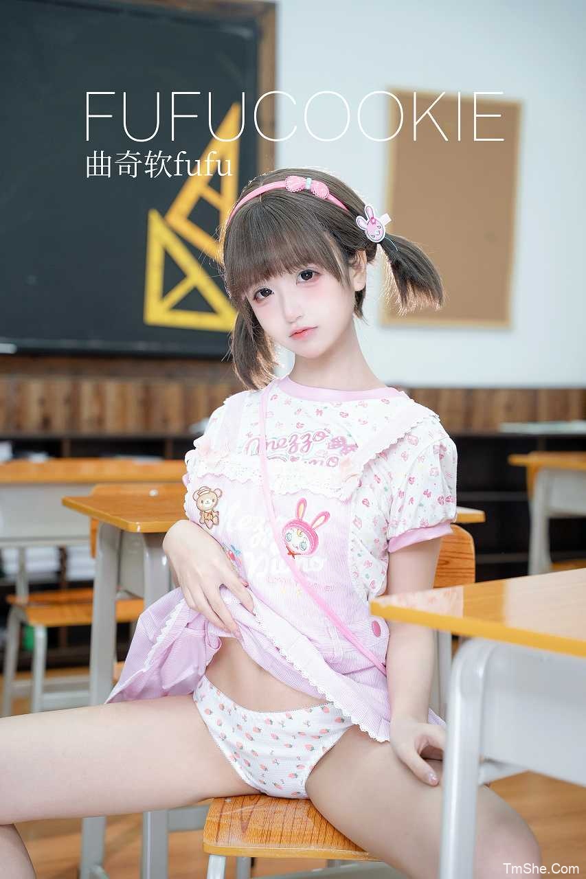 「曲奇软fufu」摄影作品 – 女儿服上课(55P/1V/289MB)-猫萌