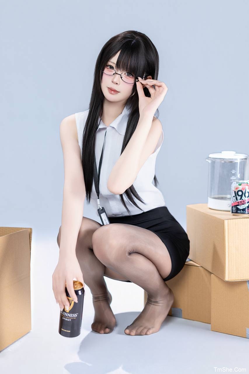 鸦鸦(鸦鸦鸦鸦鸦) 电子素材 – 眼镜OL(80P/1.93GB)-猫萌
