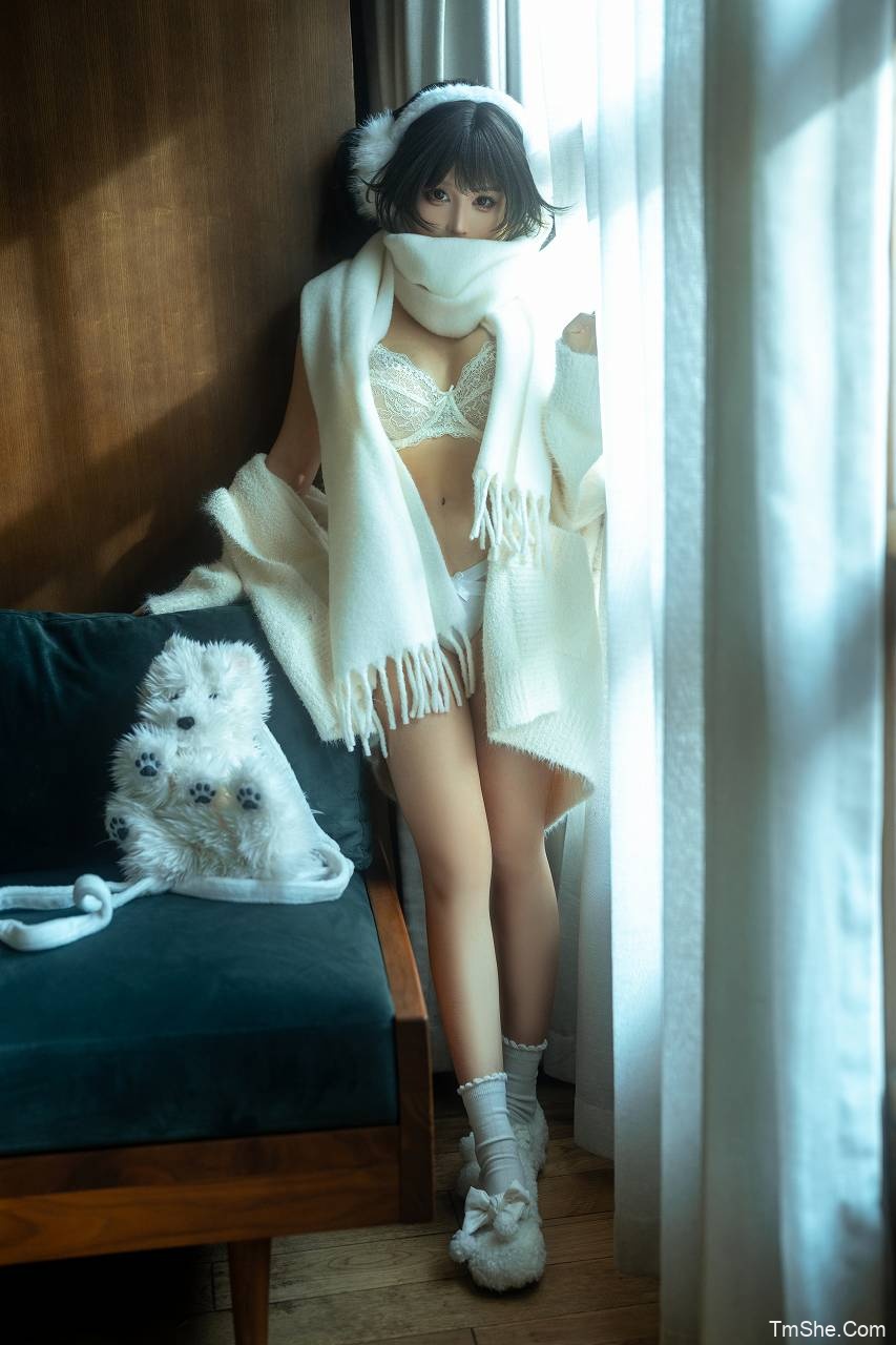 「蠢沫沫」电子 绘画素材 – 白毛衣(18P/1V/992MB)-猫萌