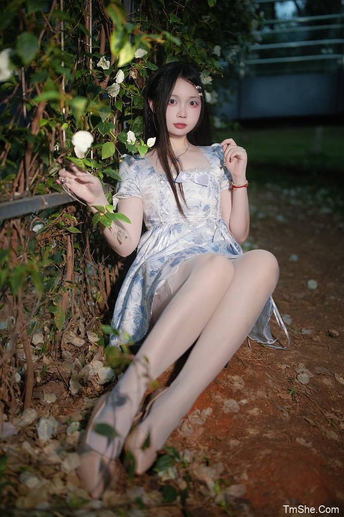 「洛桑w伊梓」电子素材 – 春夏之交(45P/456MB)-猫萌