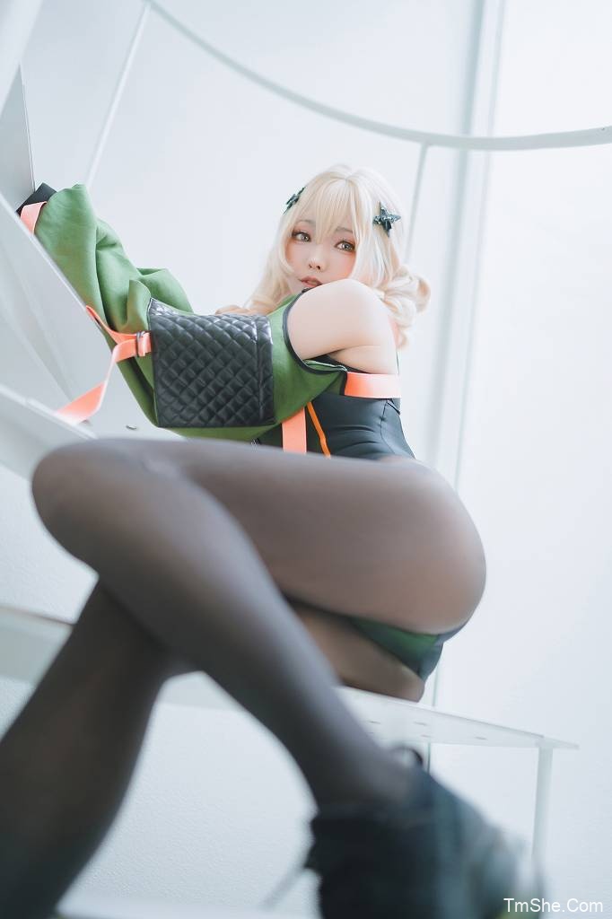 「ElyEE子」A+B+C Set & Selfie(182P/9V/822MB)-猫萌