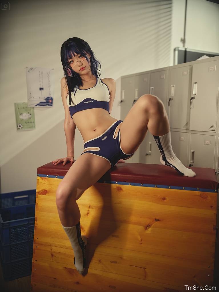 「湖里狸里狸」绘画素材 – 体操服(30P/229MB)-猫萌