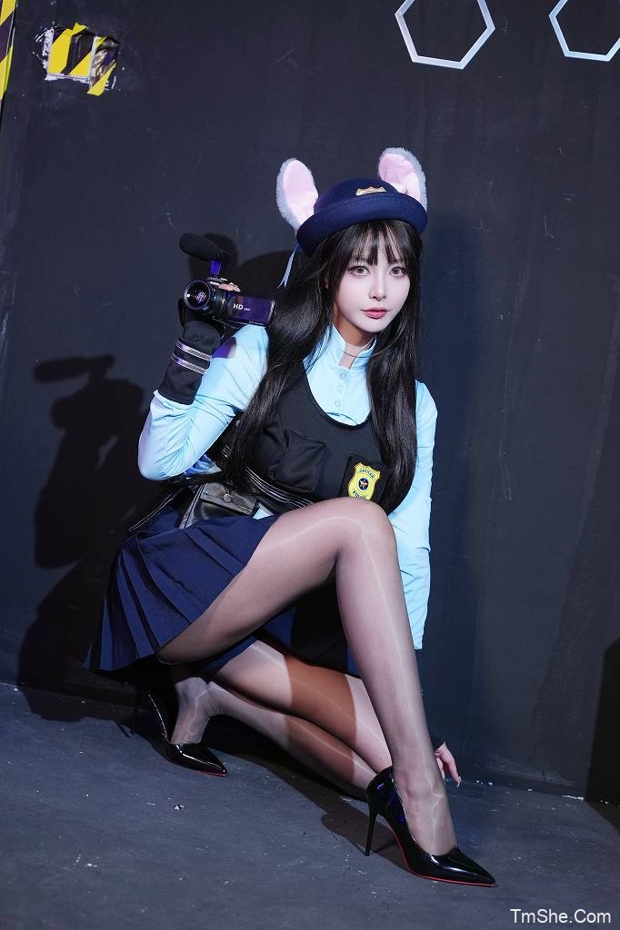 「小须须_Arcana」绘画素材 – 兔子警官(19P/2V/675MB)-猫萌